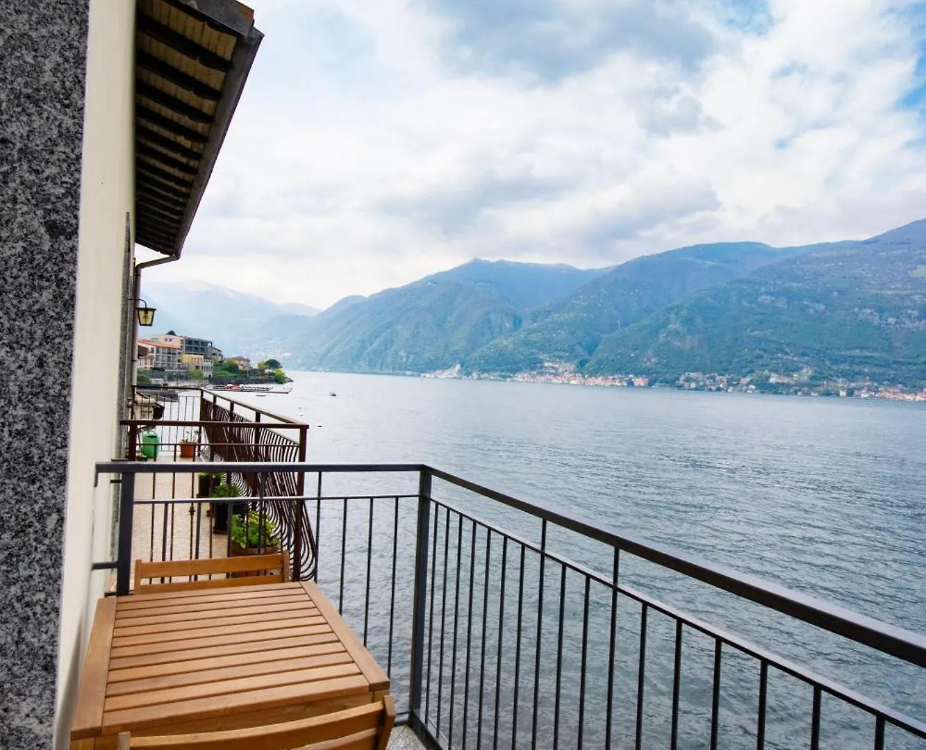 Casa Giuly Daire Lezzeno İtalya